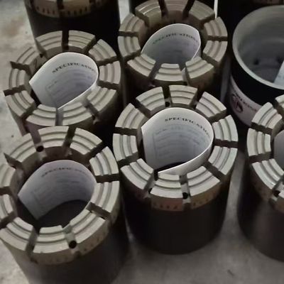 中間から超硬い形状での効率的な掘削のために最適化された浸透ダイヤモンドビット