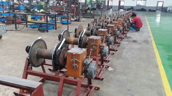 良い価格 電気ドリルの装備はディーゼル運転された穿孔機のワイヤーラインのウィンチを分けます オンライン